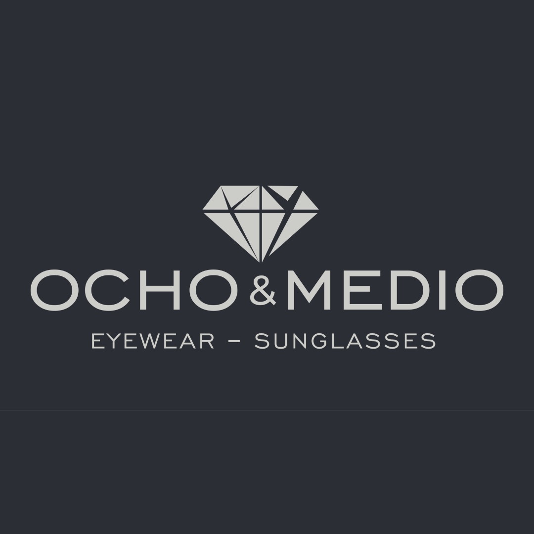 Ocho y Medio Logo